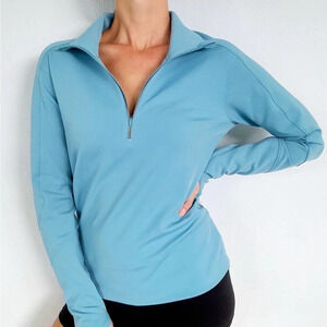 Lululemon sz M Run To Reset 1/2 zip in Aqua smoke great pre owned condition